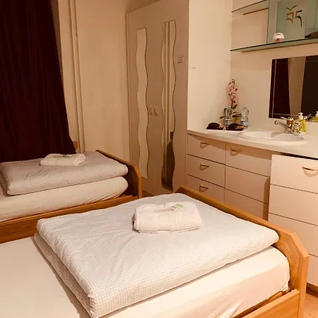 Bed & Breakfast Swiss Dewa 2*